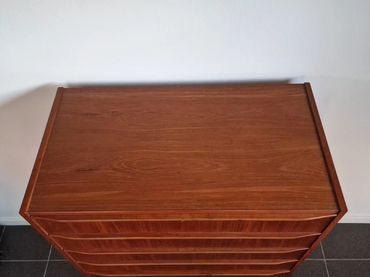 Billede 5 - Flot stilren "tallboy" kommode