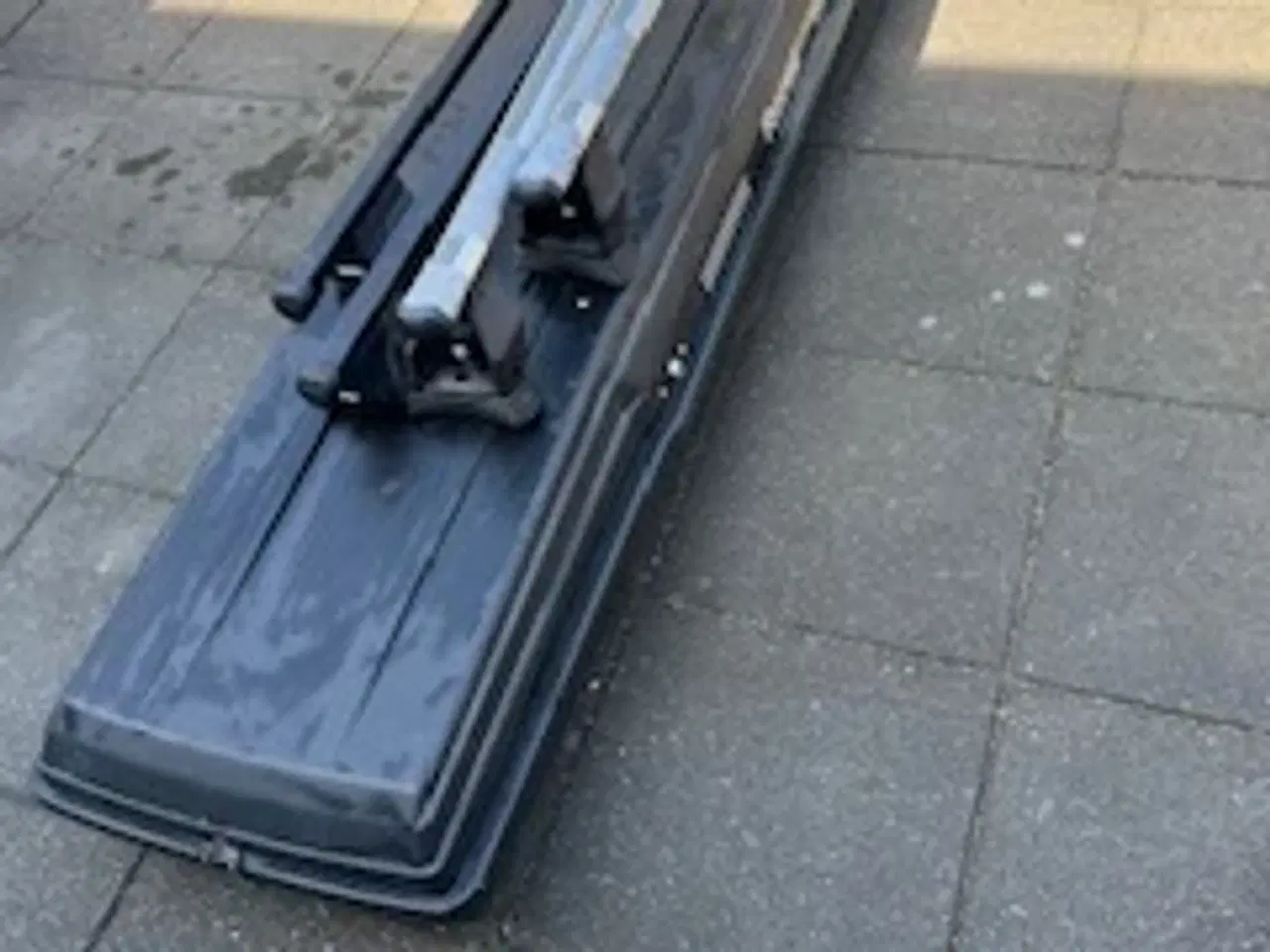 Billede 1 - Brugt tagbokse med -2 sæt tagbøjler 