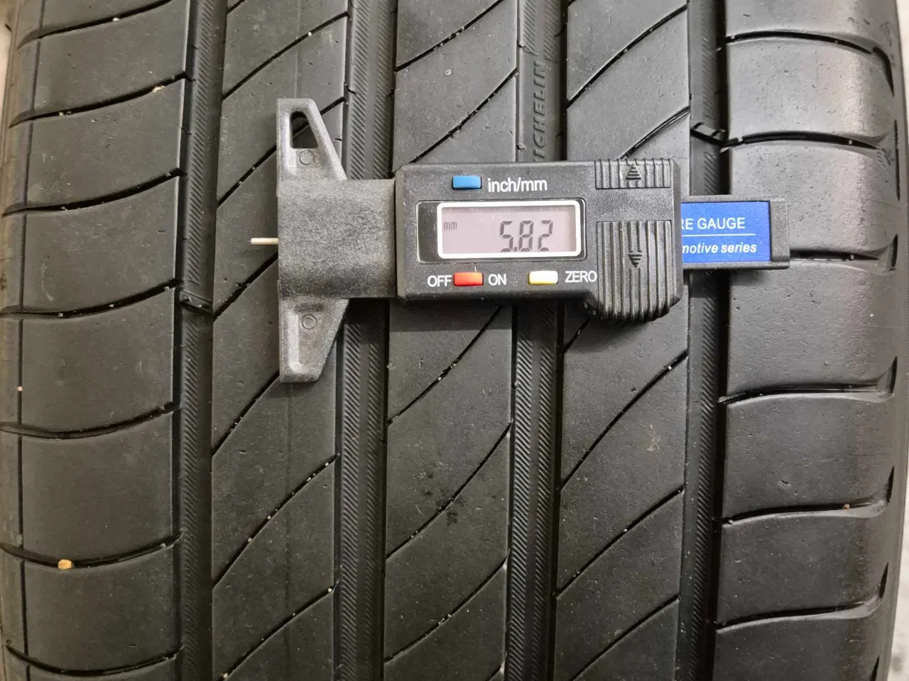 Billede 6 - TESLA MODEL 3 ORIGINAL ALUFÆLGE MED SOMMERDÆK 