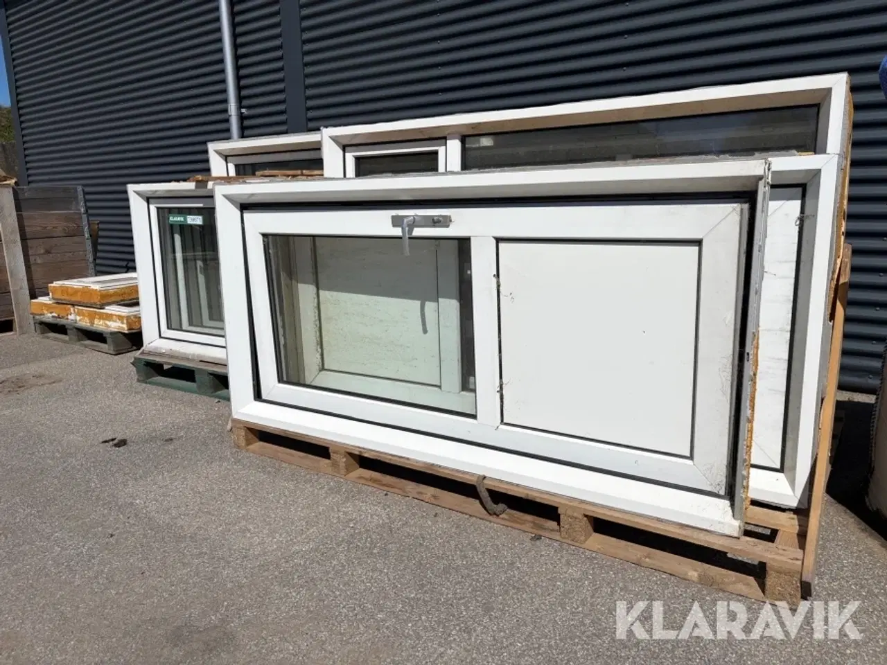 Billede 1 - Vinduer og døre plast 16 styk