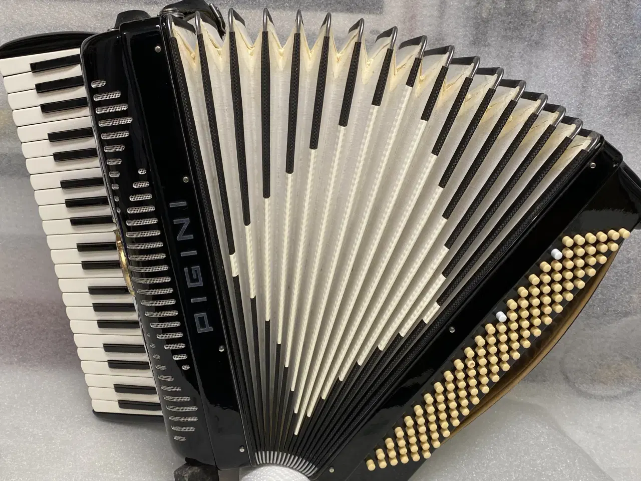 Billede 11 - PIGINI tangharmonika – 41/120 – kompakt og let