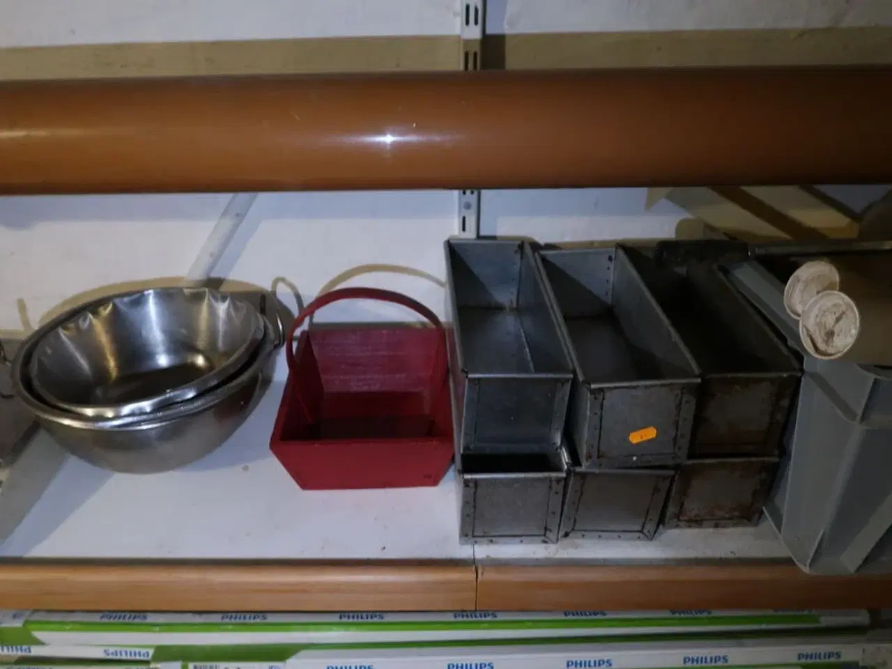 Billede 3 - Div. forme, lysstofrør, bageritilbehør m.m.