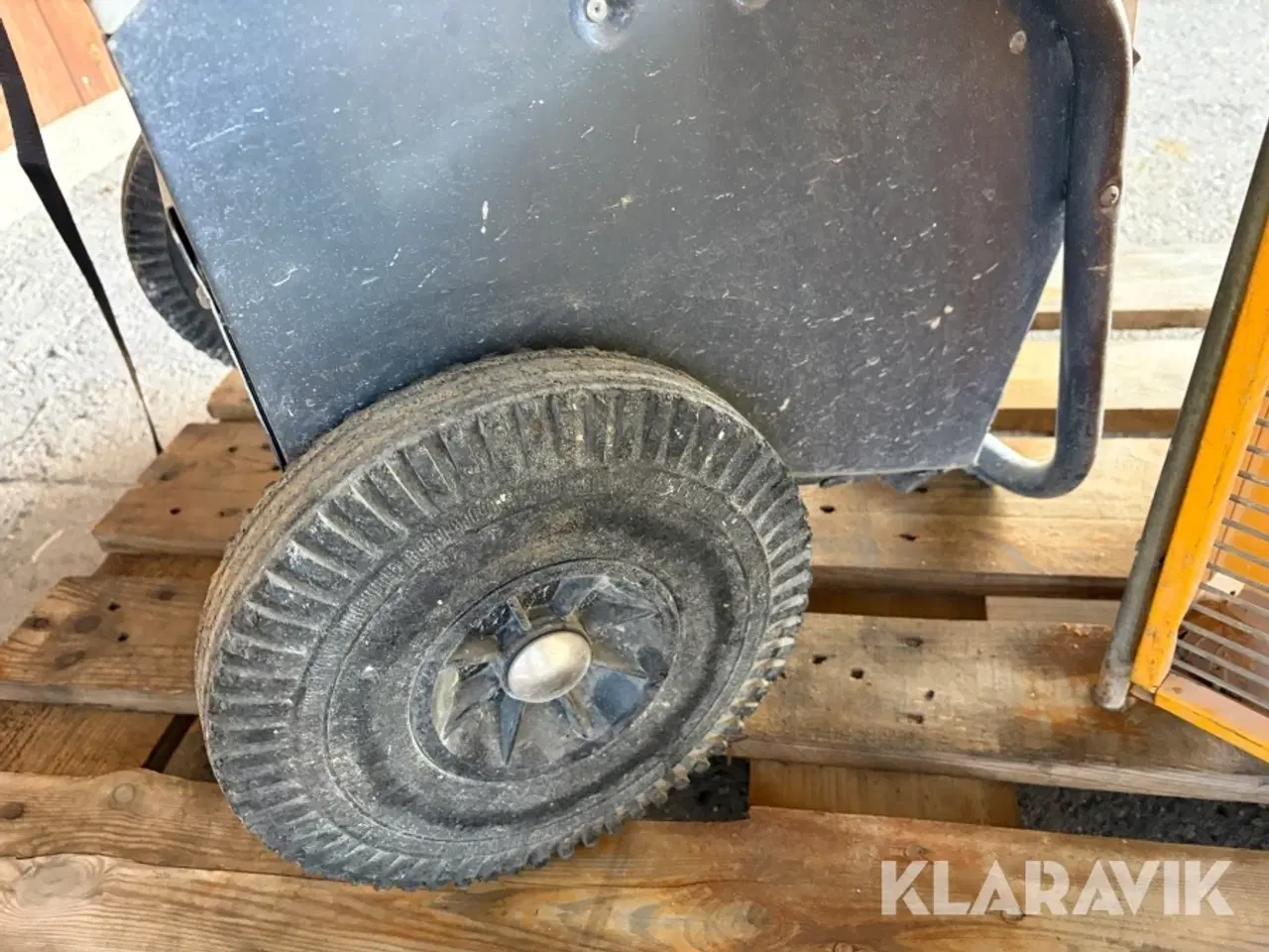 Billede 12 - Affugtere og varmeblæser