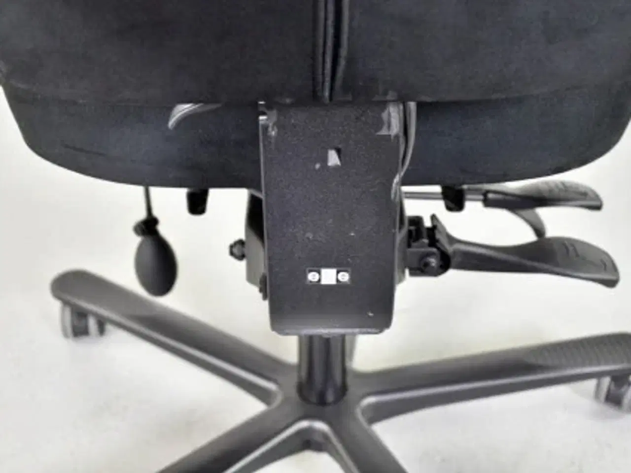Billede 8 - Efg kontorstol med sort polster og armlæn