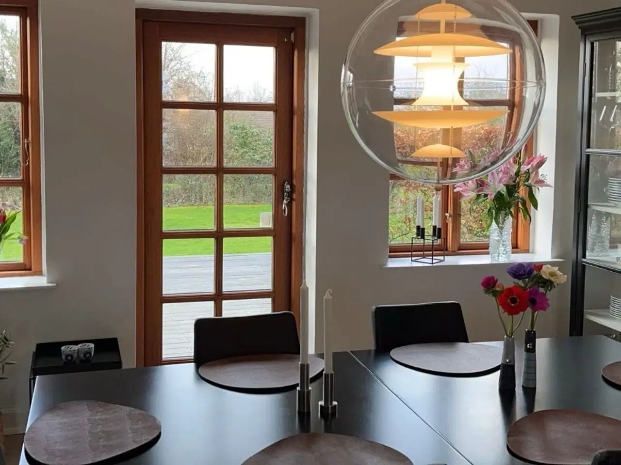 Billede 2 - Spisebord - sort (100*200cm) samt 2 tillægsplader