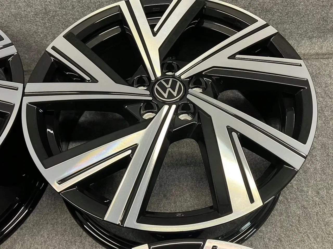 Billede 6 - ALUFÆLGE VW POLO BERGAMO 2G0 17"