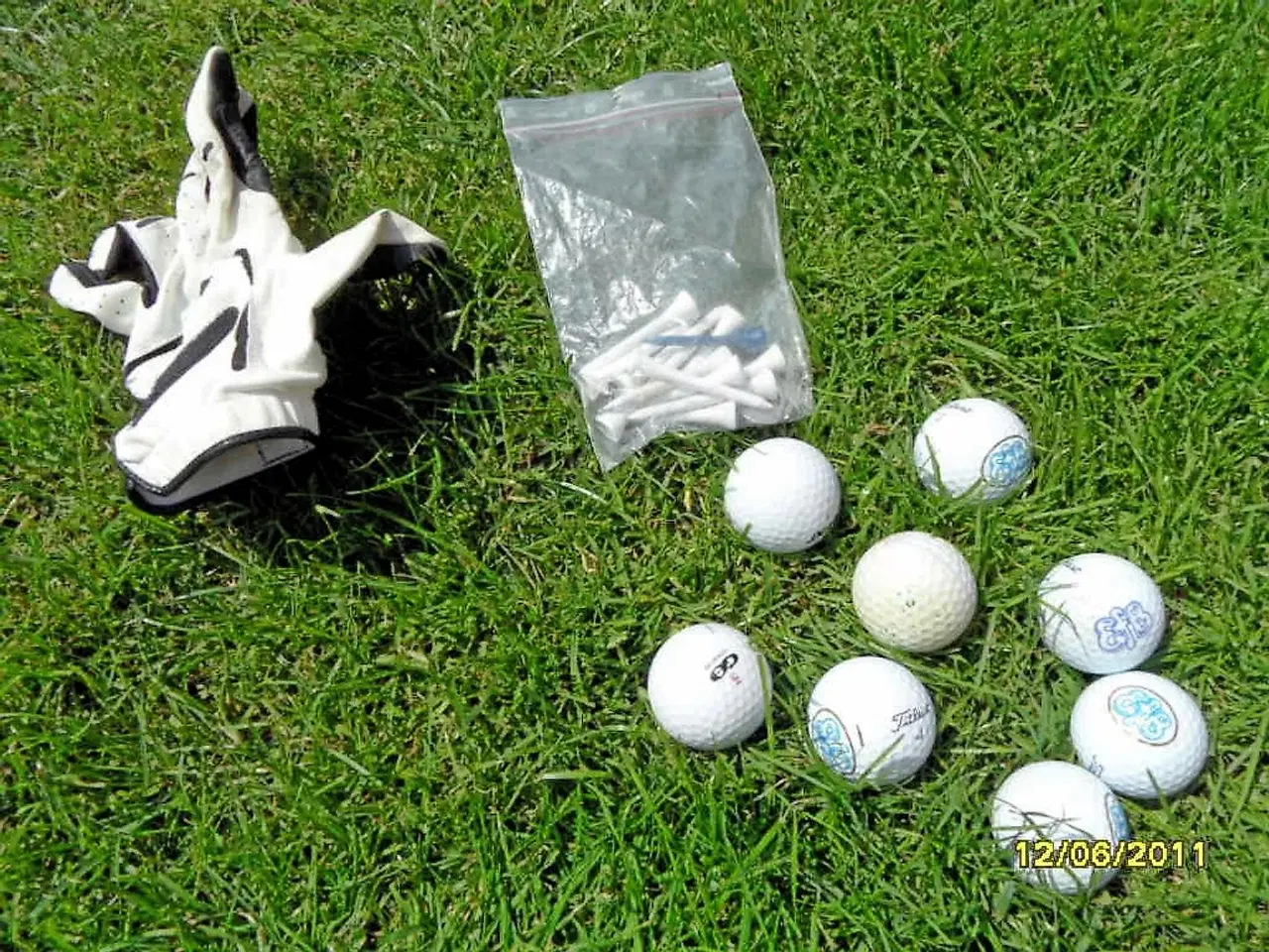 Billede 4 - Golfsæt m. bag, køller, bolde, handsker m.m.