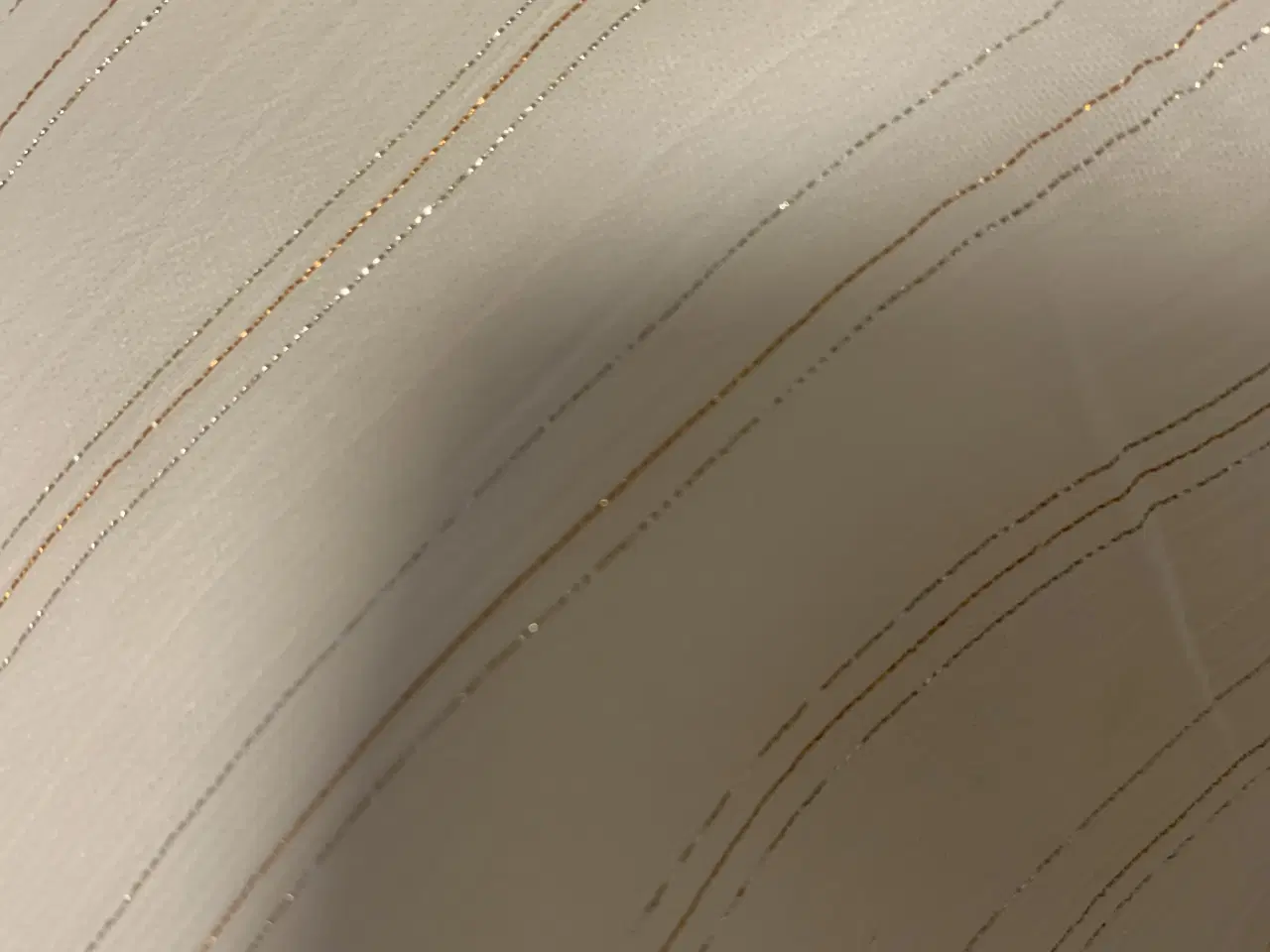 Billede 3 - Kjole med brede arme