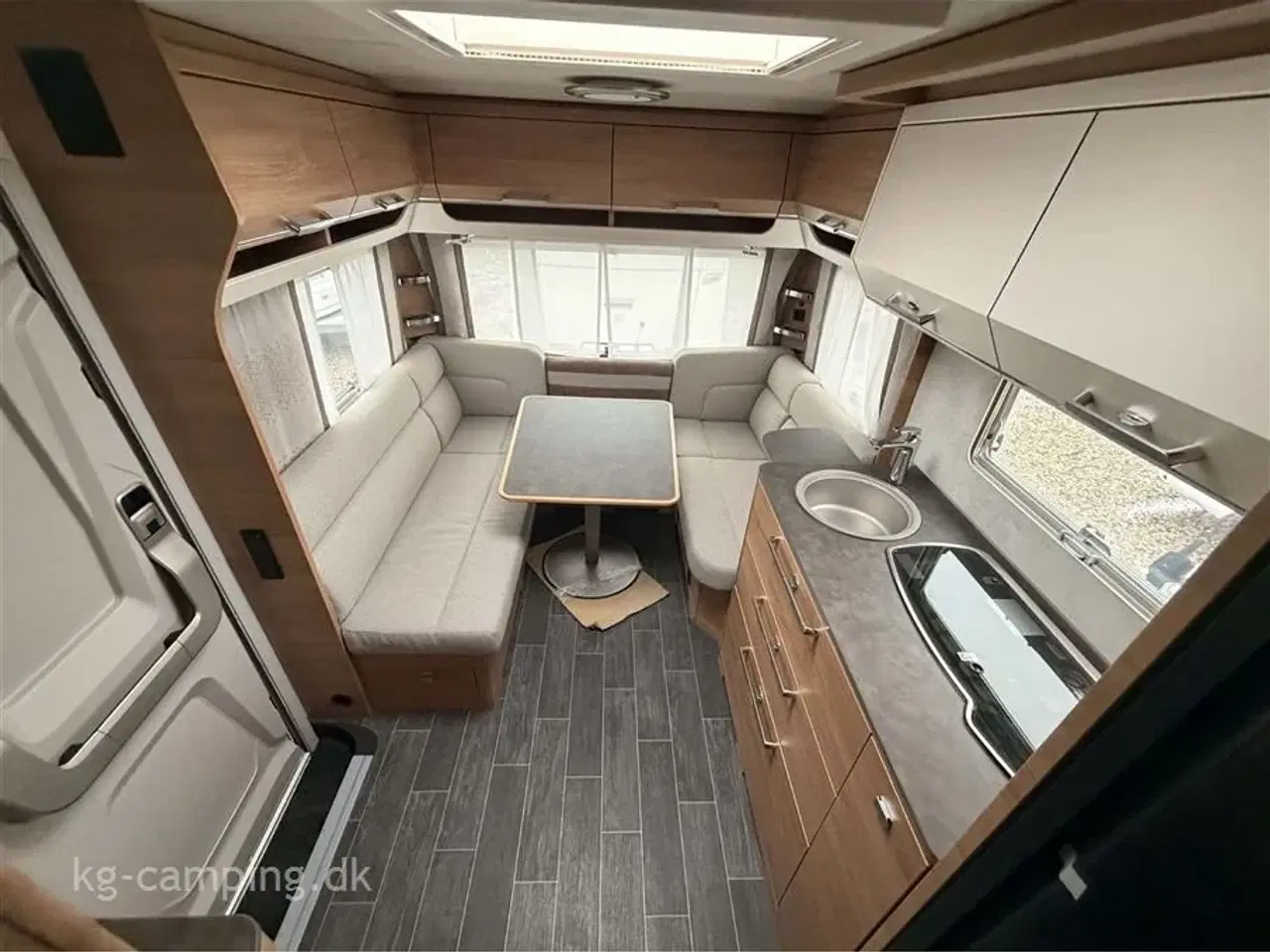 Billede 6 - 2023 - Tabbert Da Vinci 540 E 230   Næsten ny vogn med enkeltsenge og Commodore 3m fortelt. Kan opvejes til 2000 KG