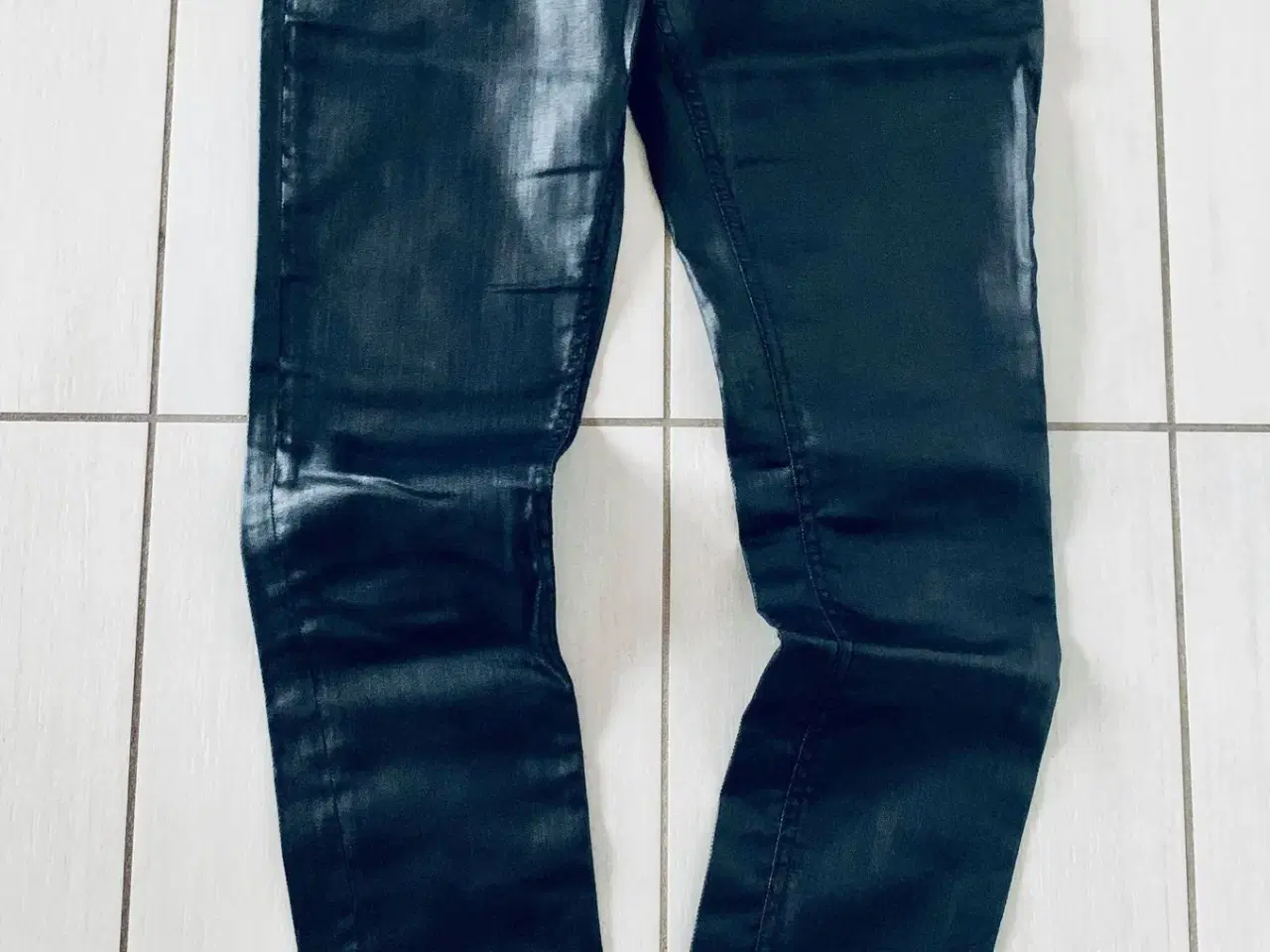 Billede 1 - GABBA coated jeans, str. 31 (damemodel)