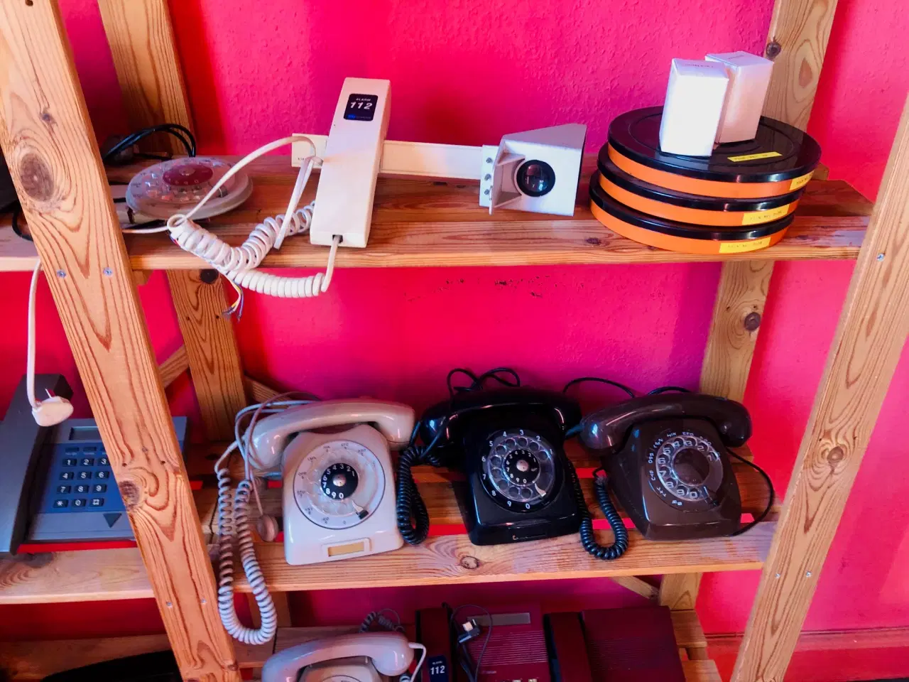 Billede 2 - Gl. Kirk telefoner