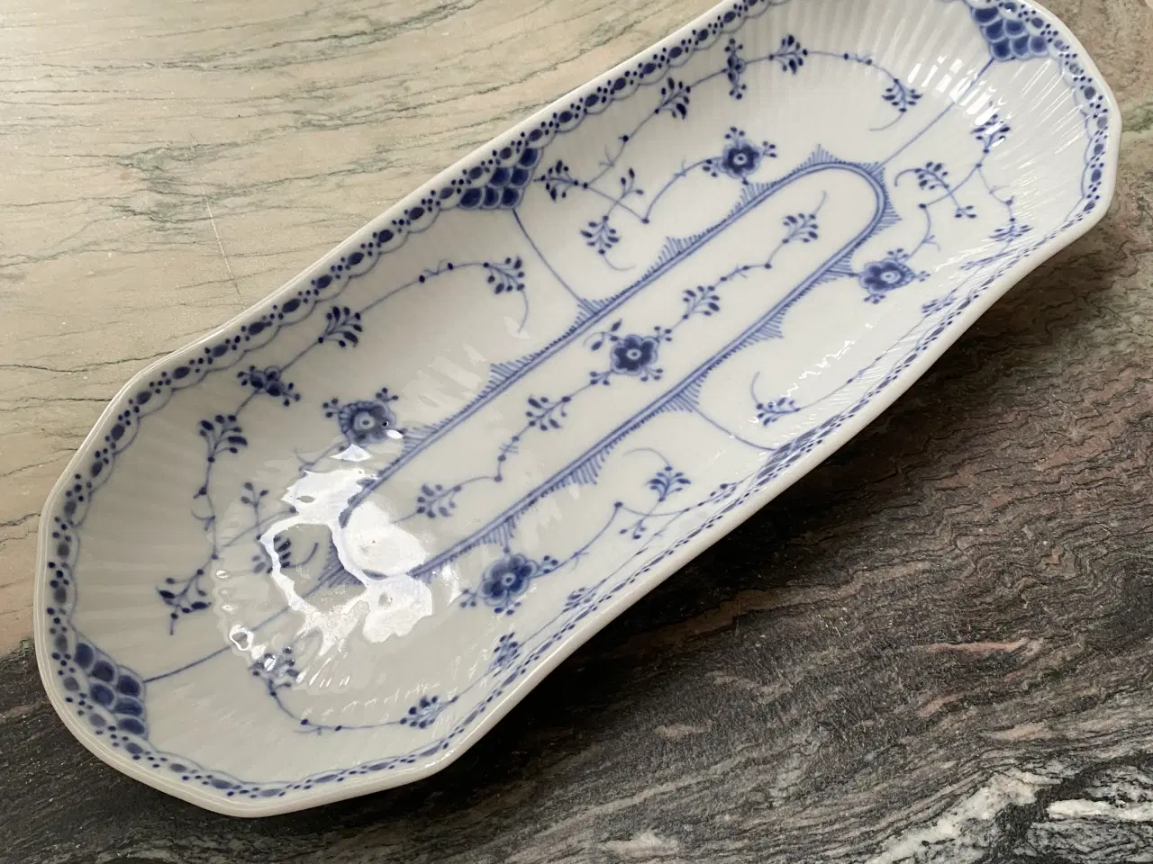 Billede 1 - Royal Copenhagen Musselmalet Halvblonde fad 714