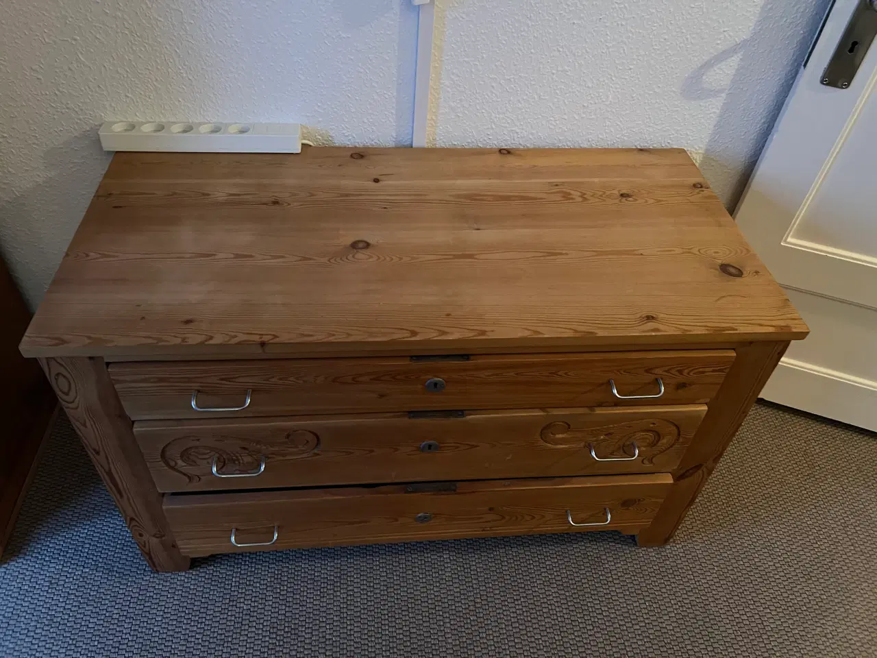 Billede 2 - Retro velholdt kommode