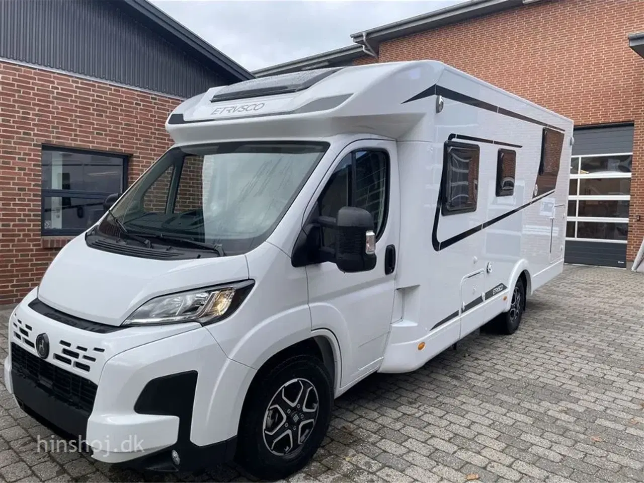 Billede 23 - 2025 - Etrusco T 7400 SB Aut Etrusco By Hymer – Italiensk Kvalitet og Komfort fra Hinshøj Caravan