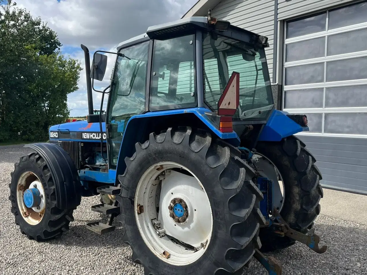 Billede 3 - New Holland 8240 SLE  Med frontlift og frontPTO