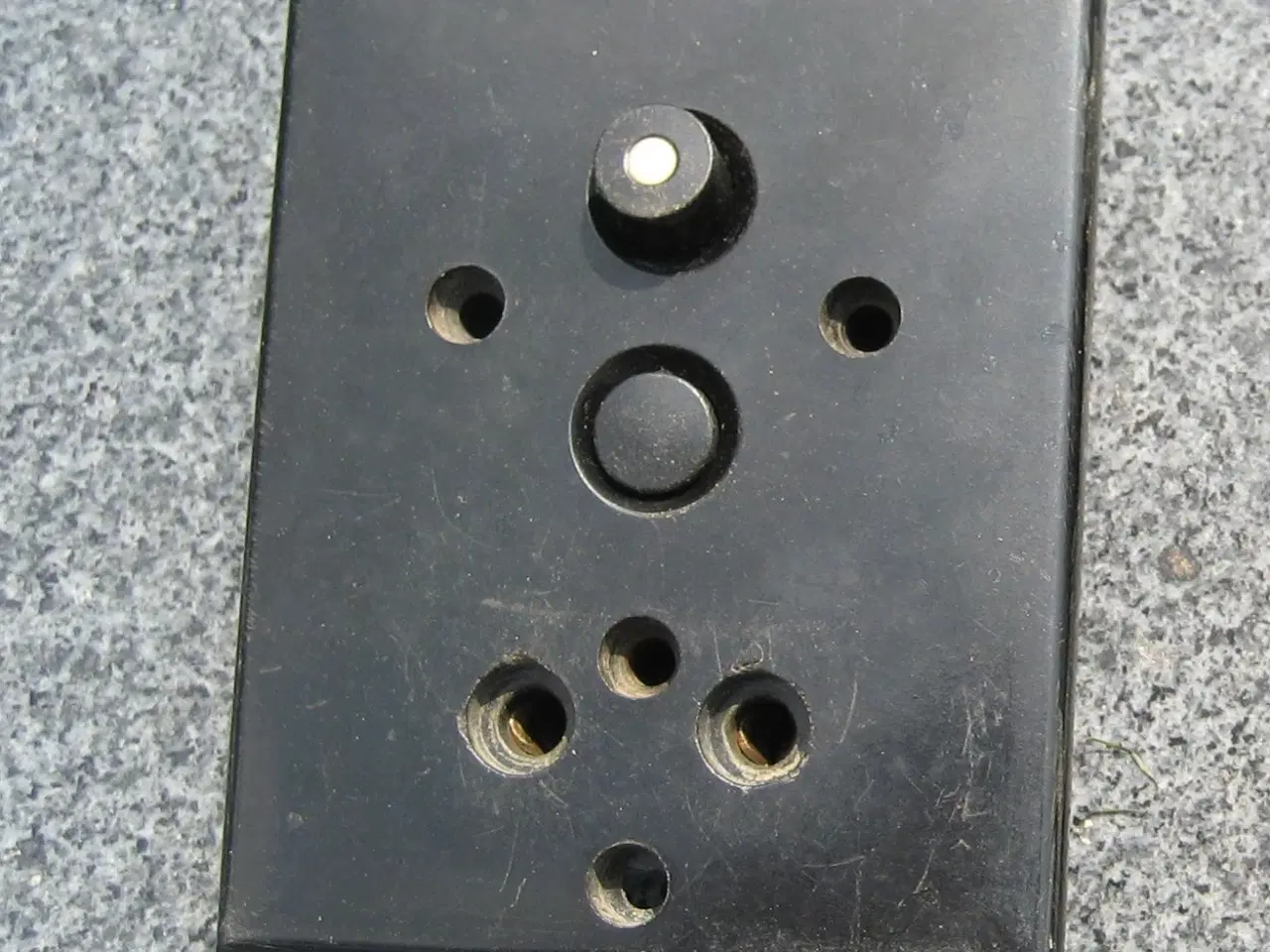 Billede 1 - Ældre stikkontakter sælges