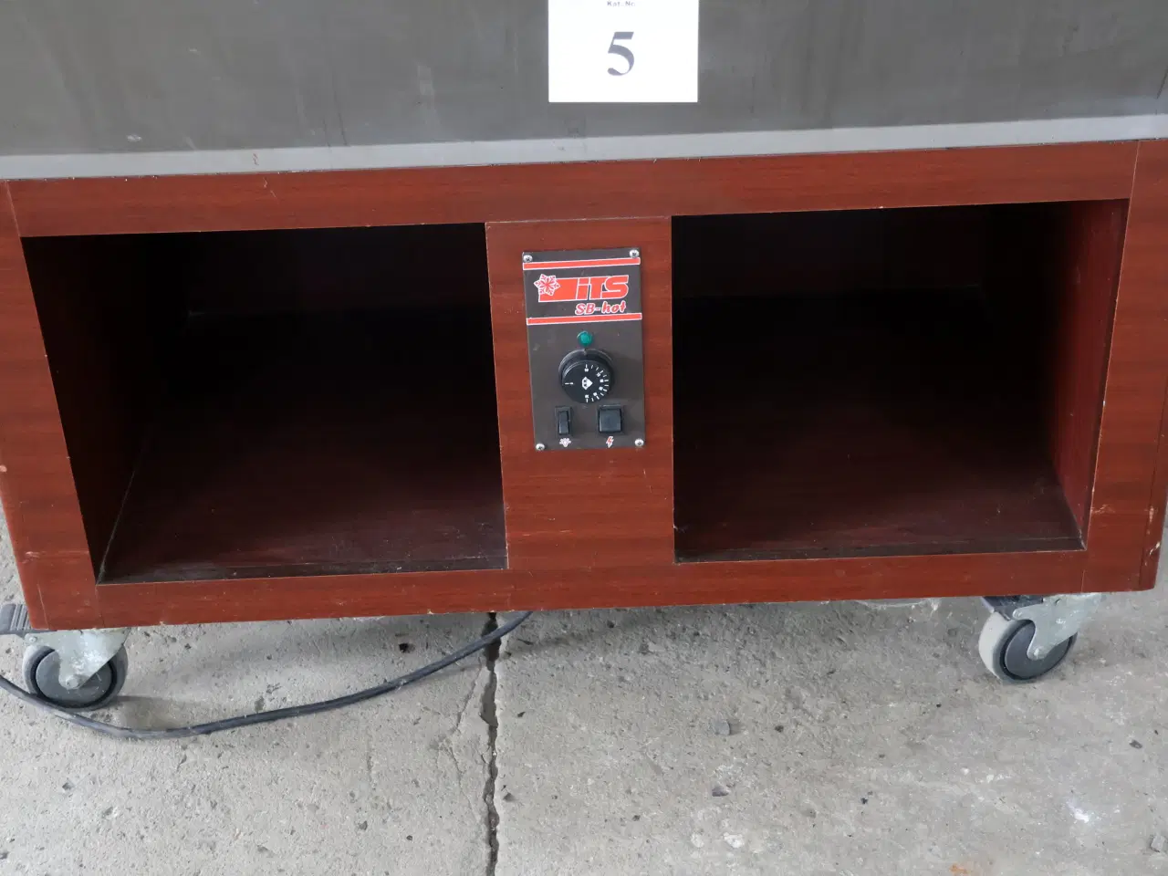 Billede 8 -  ITS varmebuffet model SB-Hot 155. m/lys og hjul. 