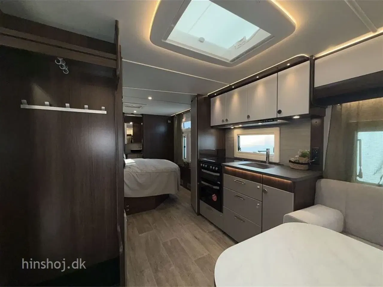 Billede 10 - 2026 - Polar Blueline 620 BQD   Luksus Polar vintervogn med en dejlig fritstående dobbeltseng fra Hinshøj Caravan