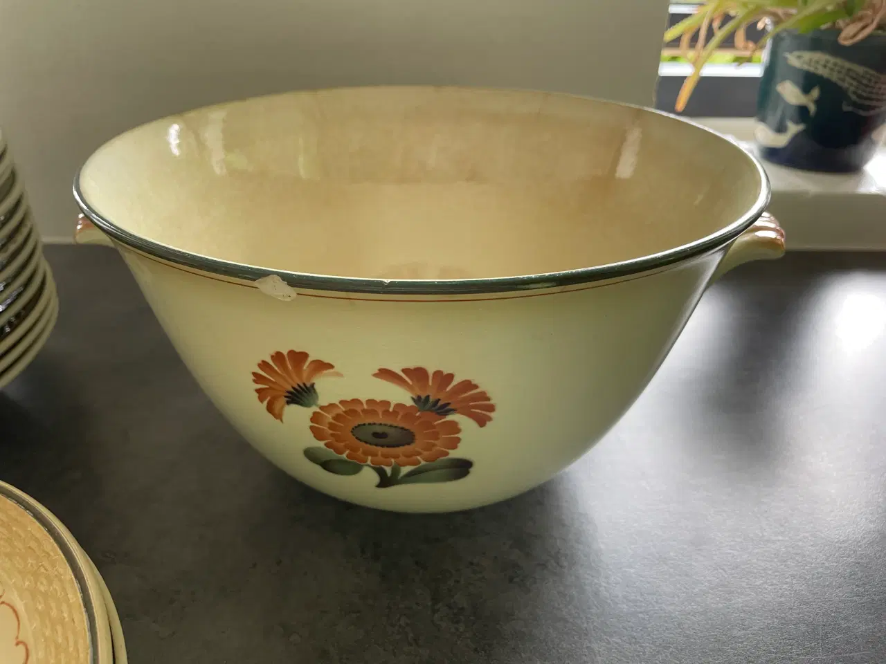 Billede 3 - Morgenfruestel, dybe tallerkner, suppeterrin 