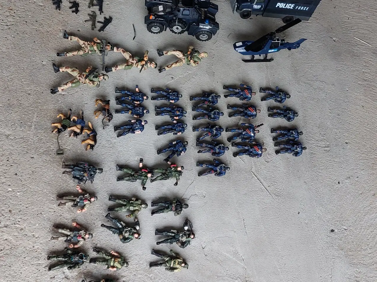Billede 2 - Soldierforce og policeforce biler, både, soldater.