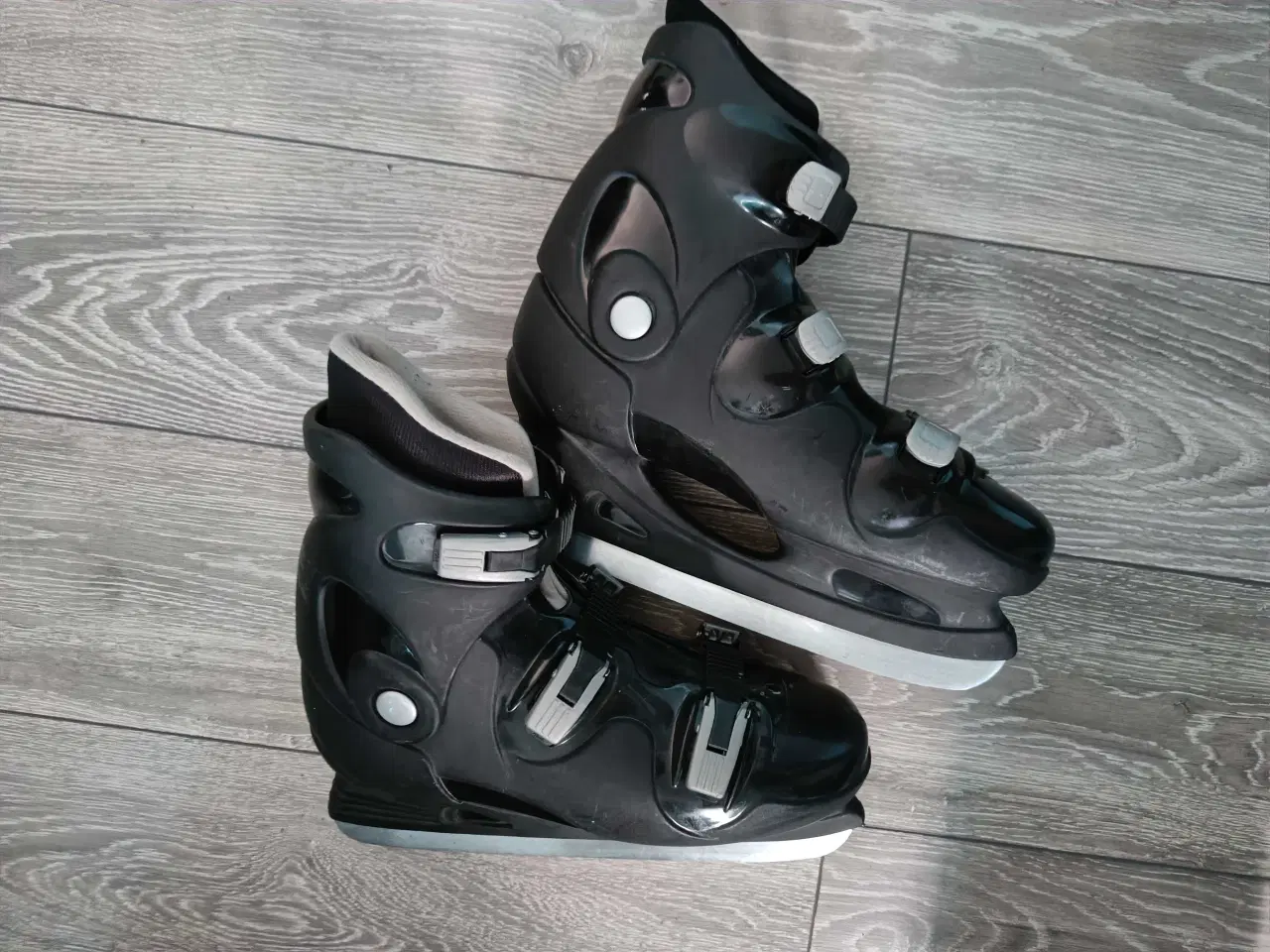 Billede 5 - Ishockey skøjter normalt 45str