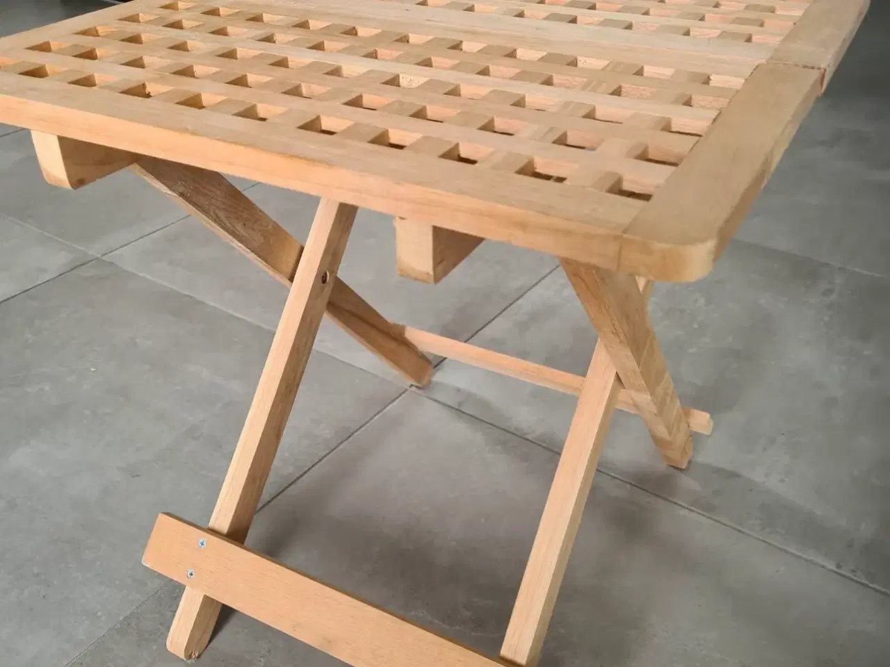 Billede 1 - Foldbart picnicbord 