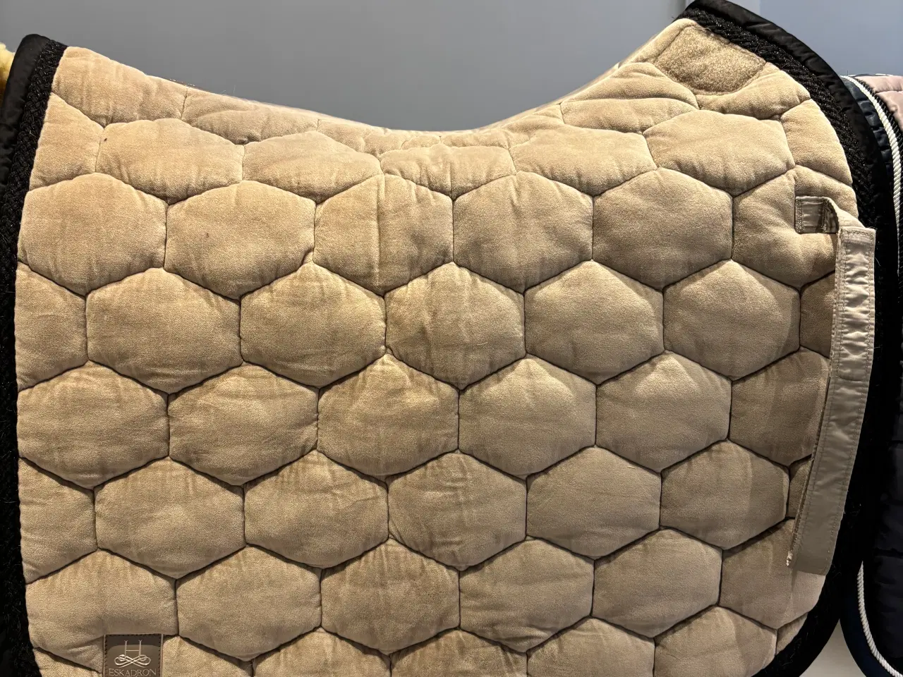 Billede 9 - Rideudstyr, trenser, underlag osv…..