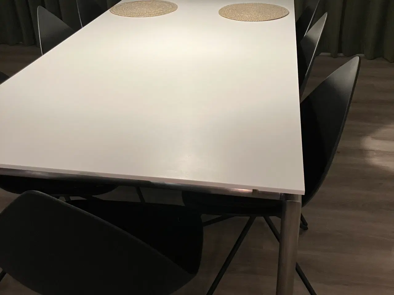 Billede 2 - Spisebord, hvidt