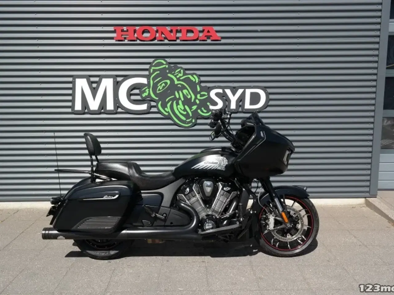 Billede 1 - Indian Challenger Dark Horse MC-SYD       BYTTER GERNE