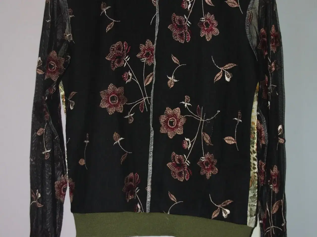Billede 5 - Cardigan / bluse med lynlås fra Uldahl