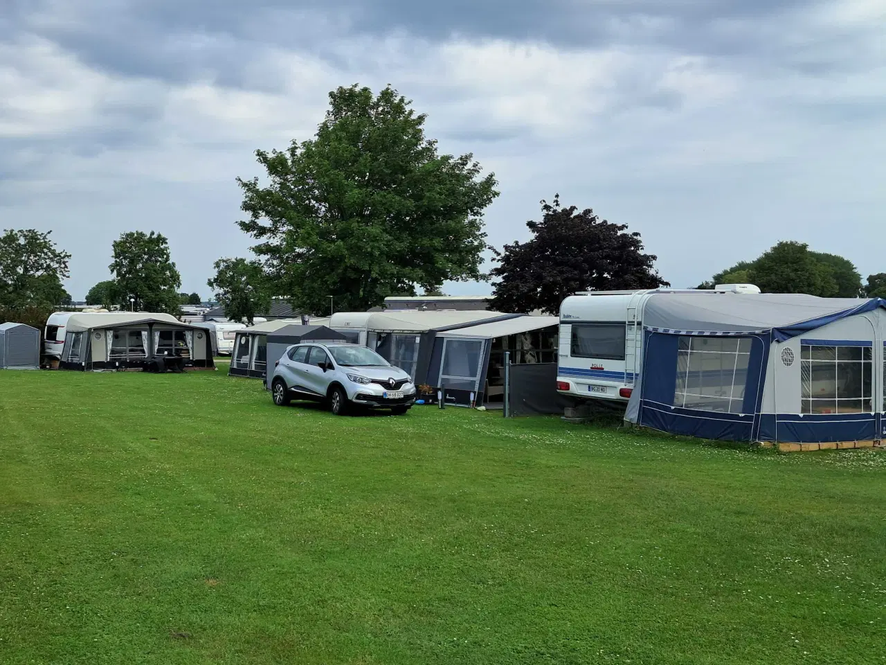 Billede 3 - Campingvogn med fastliggerplads 