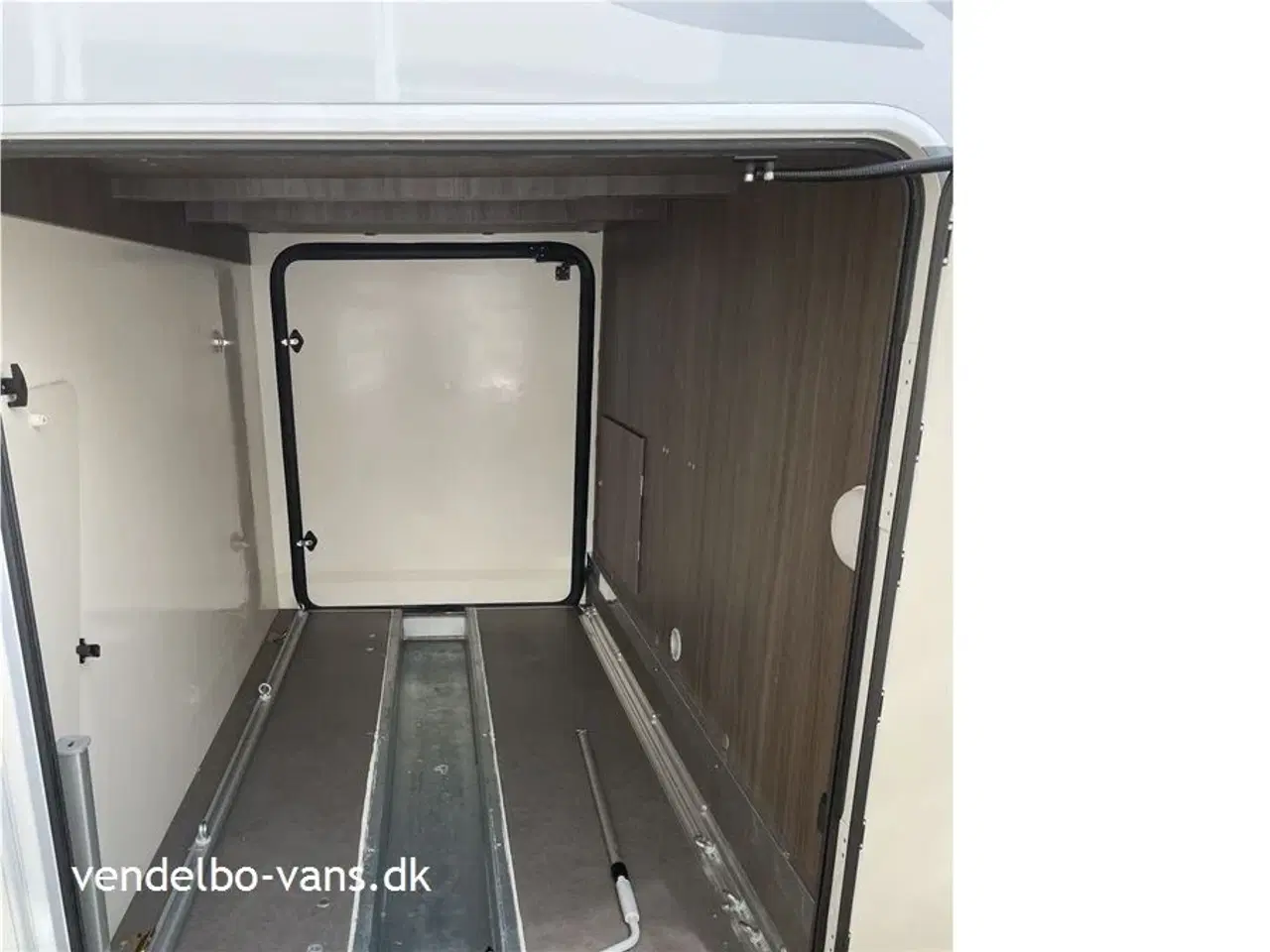 Billede 7 - 2022 - McLouis Mc4 873 G Matic   Enkeltsenge og stor garage - 9 trins automatgear - Anhængertræk