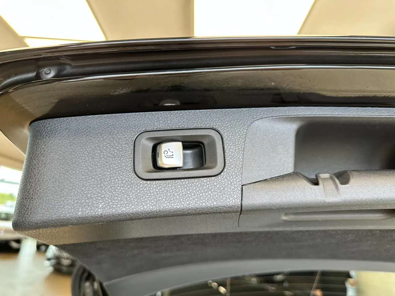 Billede 8 - Mercedes E300 de 2,0 stc. aut. 4Matic