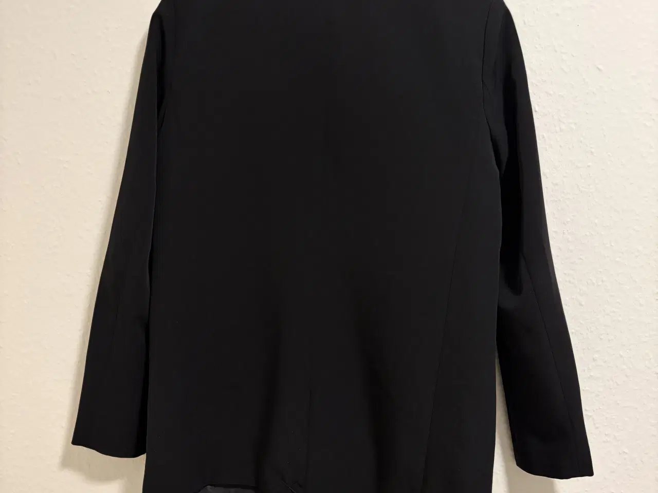 Billede 2 - Sort oversized blazer fra Pieces 