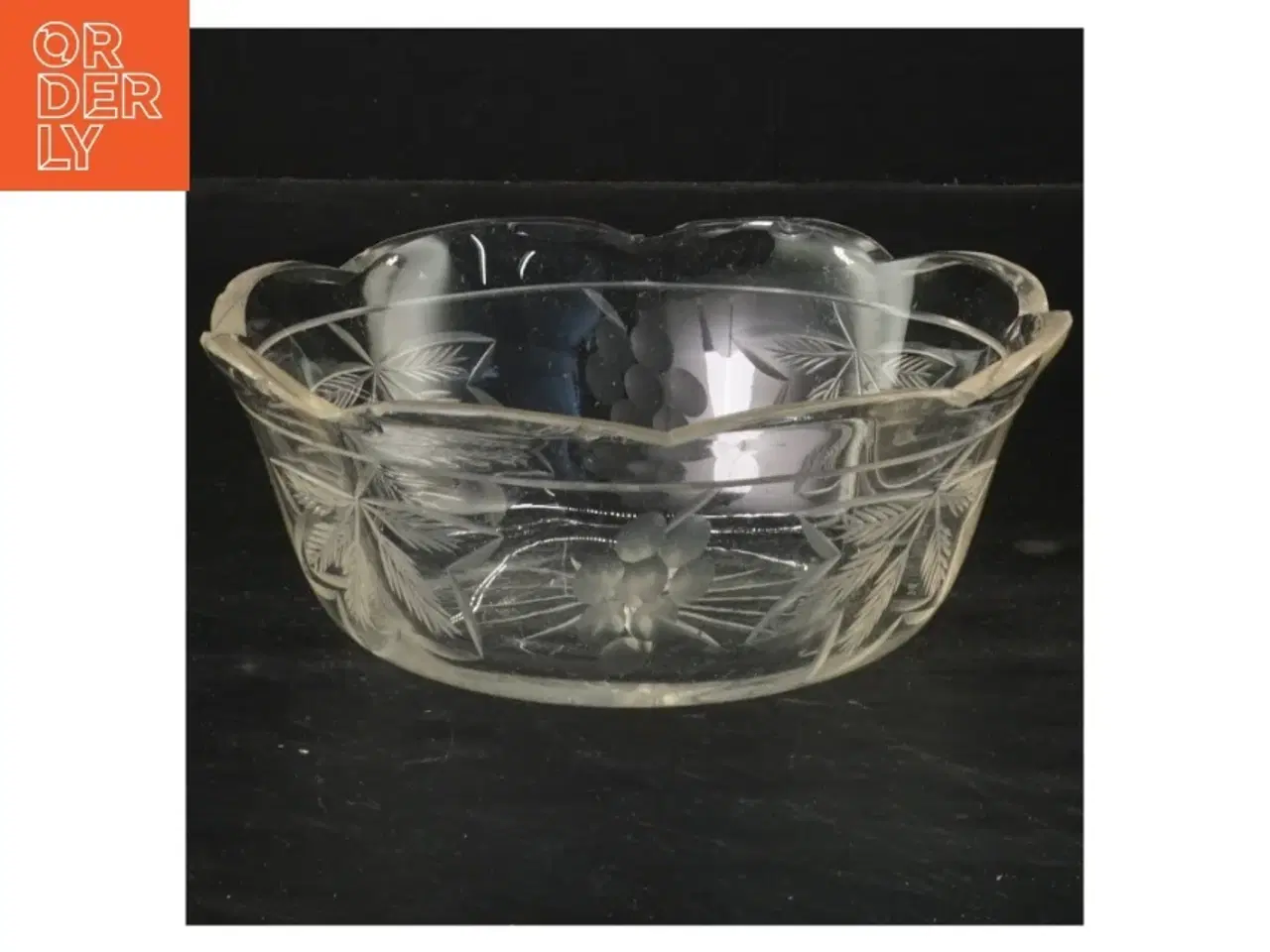 Billede 1 - Glasskål med bladmønster (str. Ø 16x6 cm)