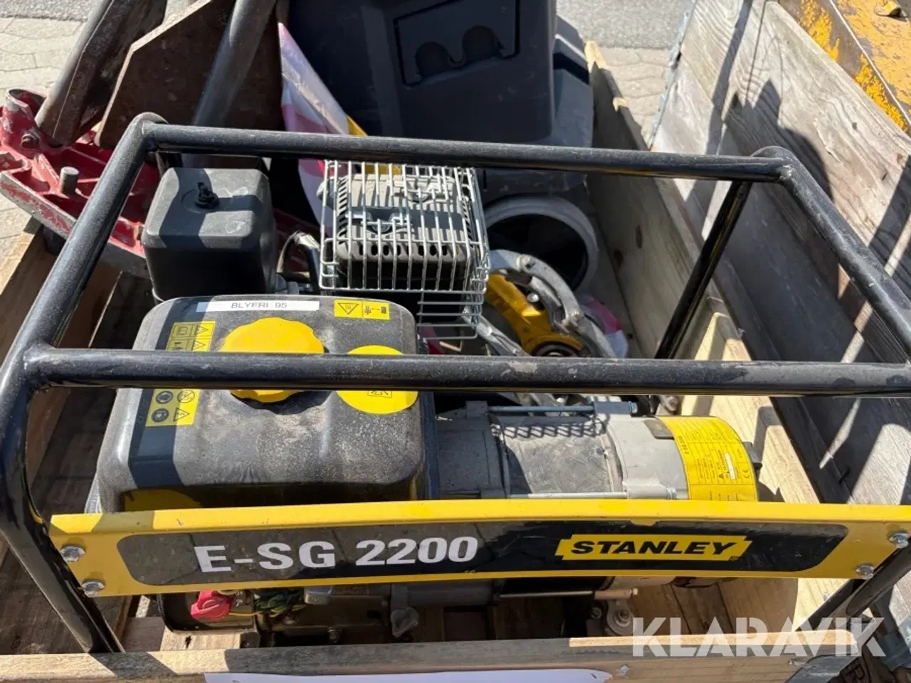 Billede 8 - Støvsuger, generator og vvs bord - 5 dele