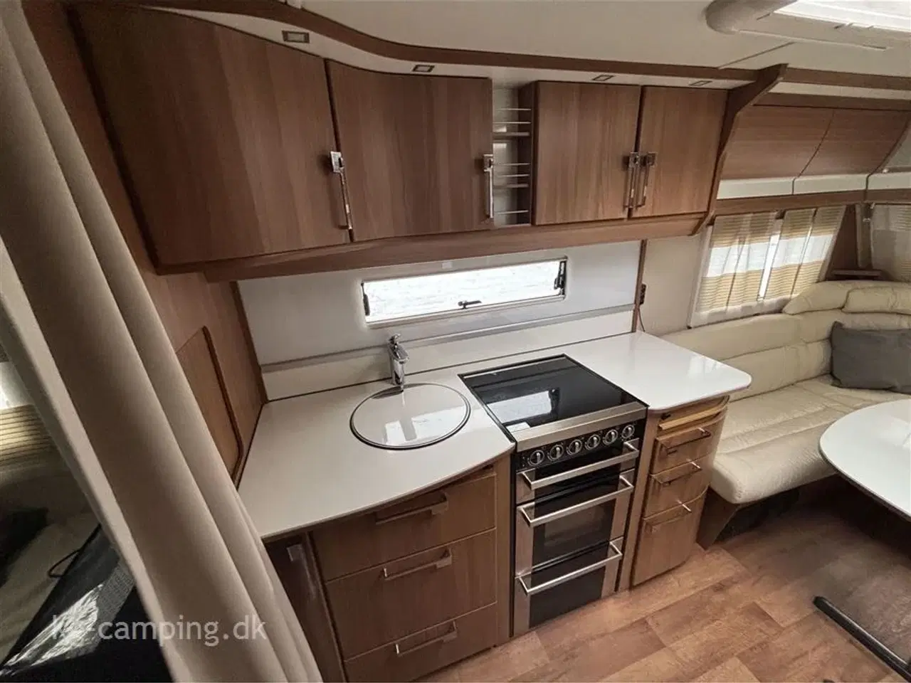 Billede 7 - 2014 - Kabe Royal IMPERIAL 560 XL KS   Kabe top model med Markise - Mover - Solcelle - Inverter - Fortelt mm.