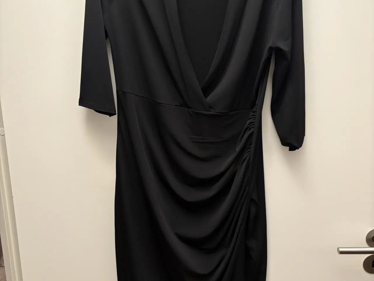 Billede 1 - Mellem lang kjole