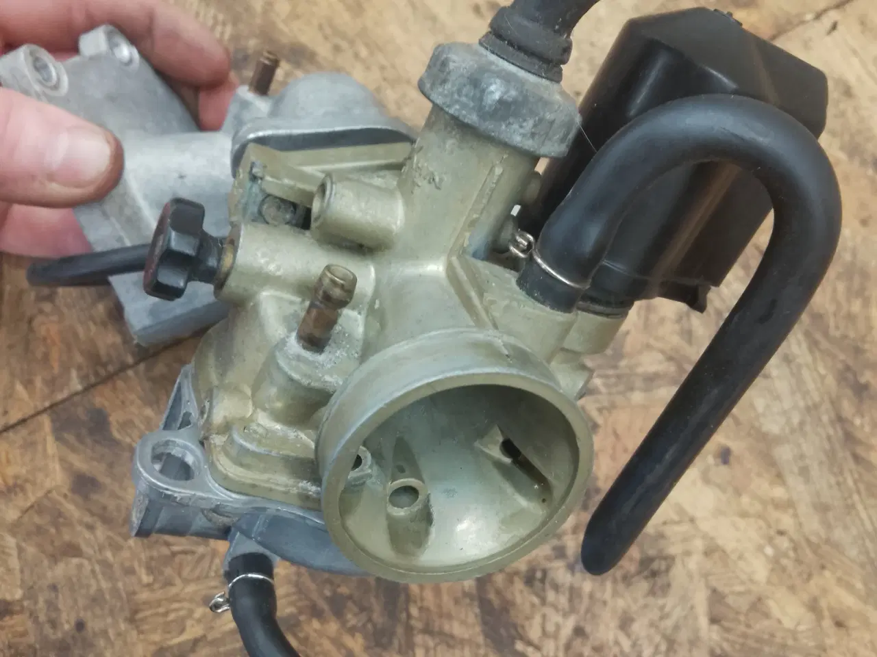 Billede 4 - Næsten ny original karburator til pgo