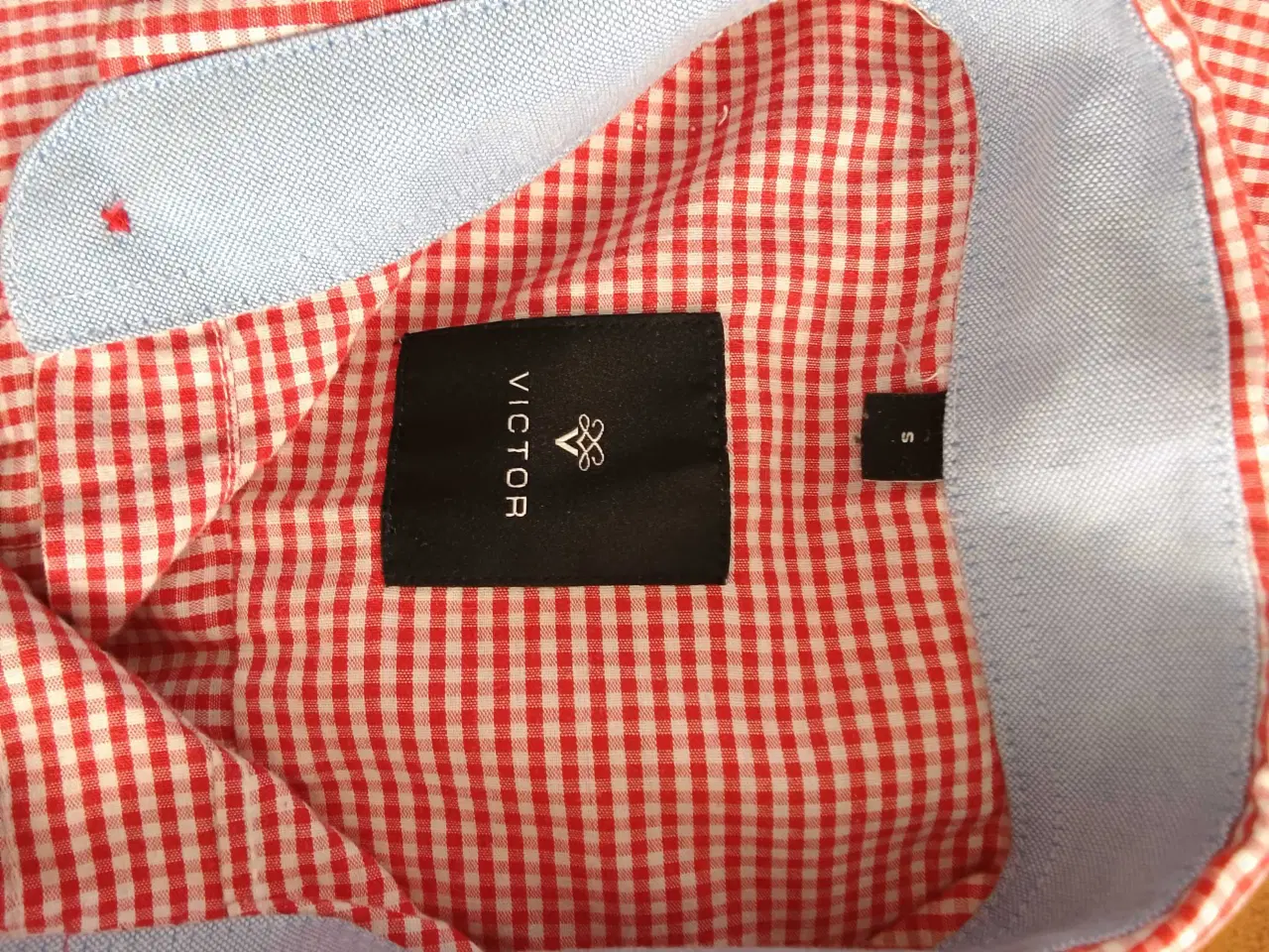 Billede 3 - Victor skjorte med korte ærmer str m