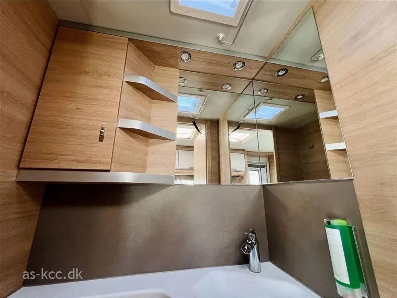 Billede 14 - 2024 - Knaus Südwind 460 EU 60 Års Jubilæumsmodel   Knaus Südwind 460 EU 60 Års Jubilæumsmodel  Enkelte senge