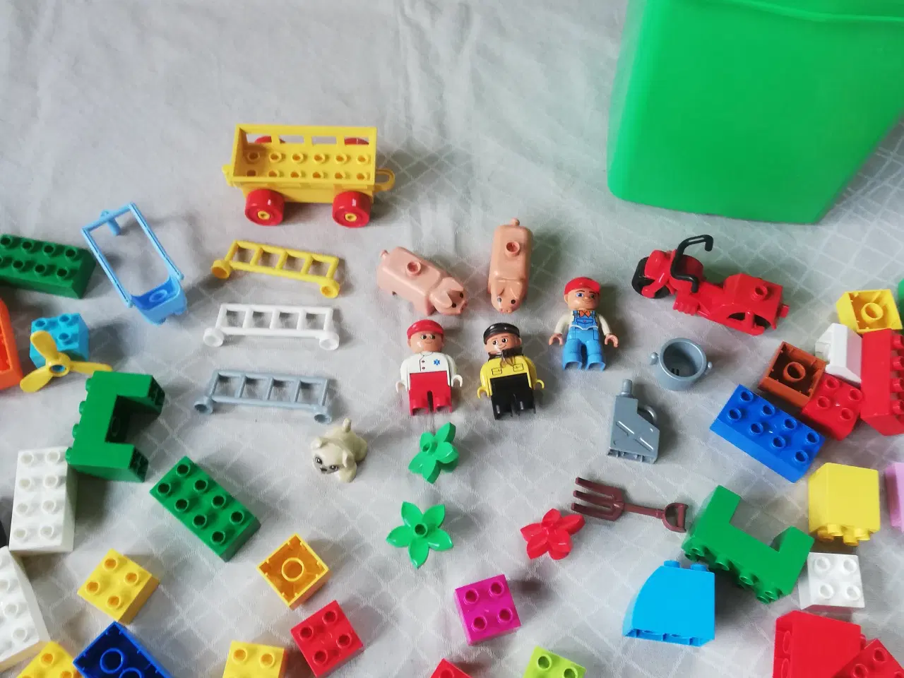 Billede 2 - Lego Duplo 1 kg inkl. Lego opbevaringsspand