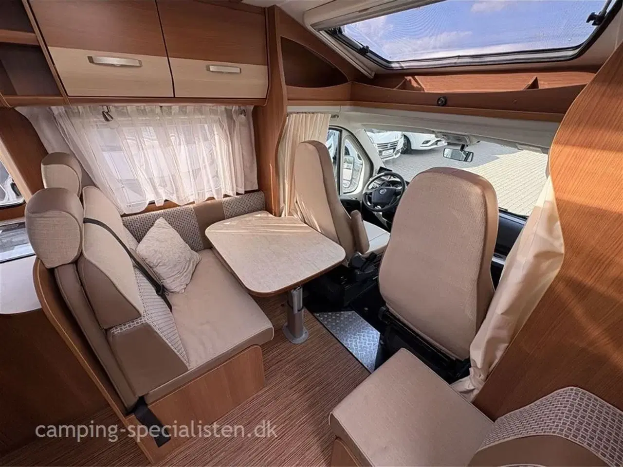Billede 6 - 2014 - Carado T 447   Pæn og velholdt Carado T447 fra 2014 - Kan nu opleves hos Camping-Specialisten i Silkeborg