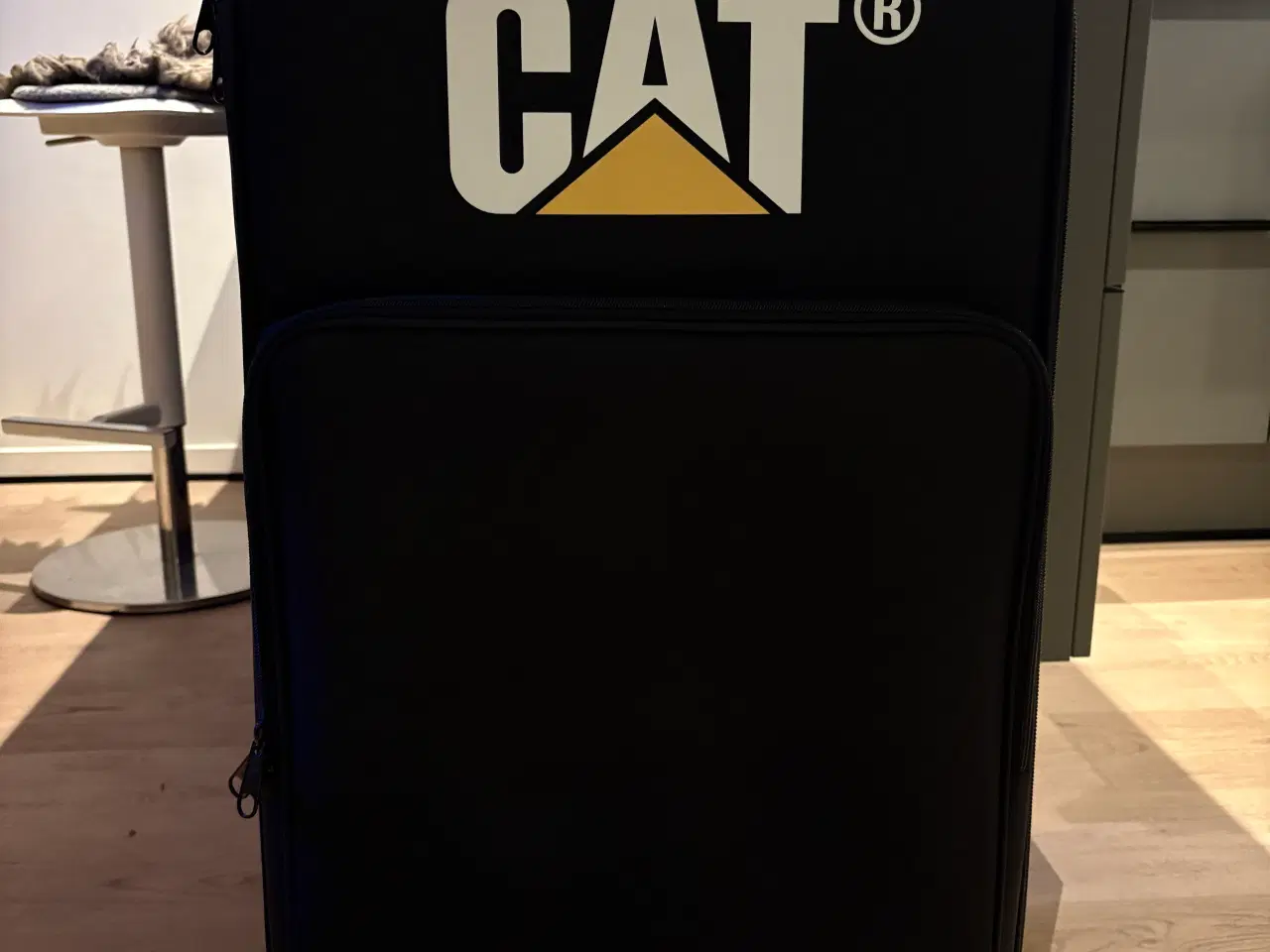 Billede 1 - CAT kuffert 81,5x45x33 cm