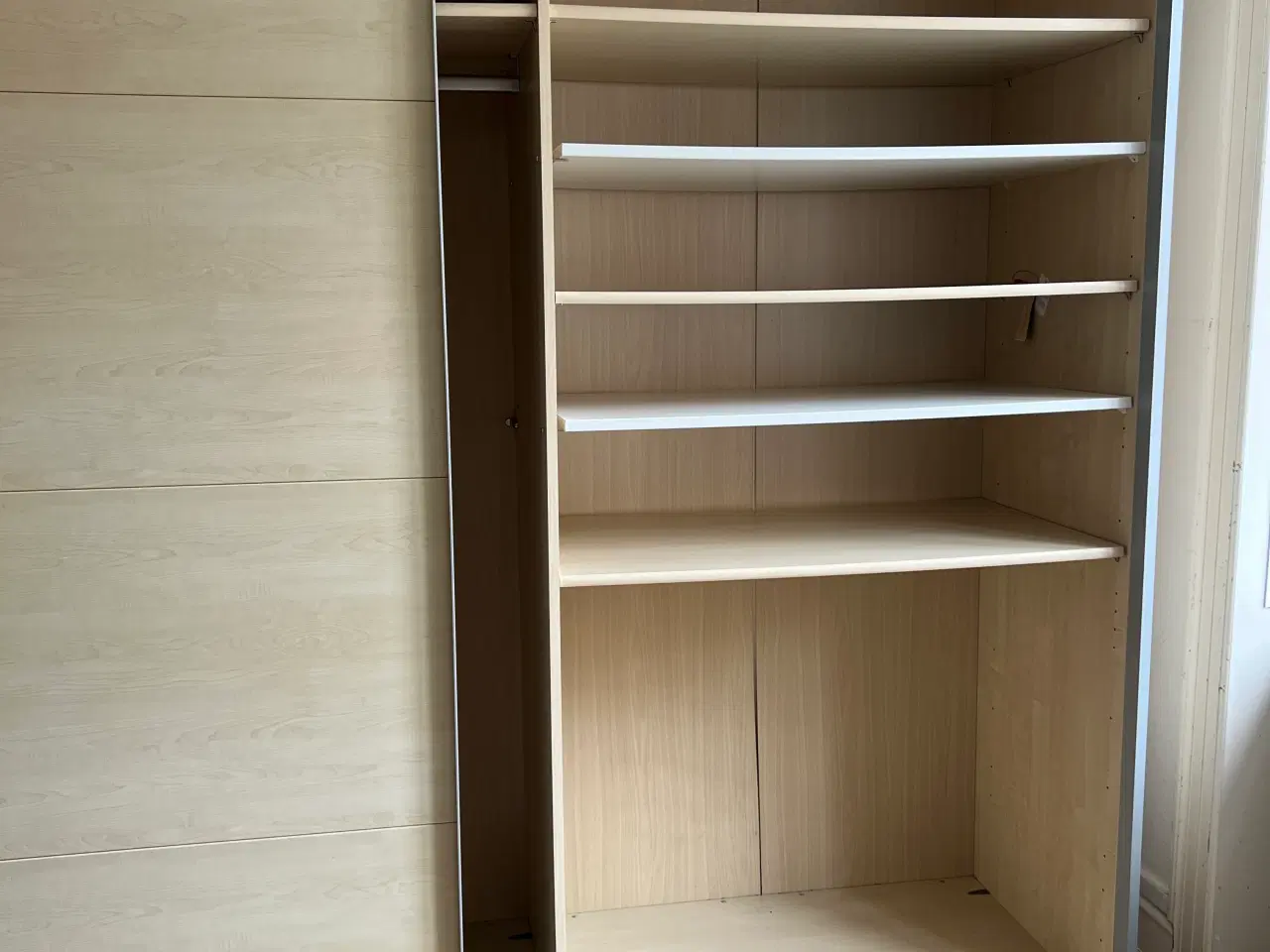 Billede 4 - Træskab