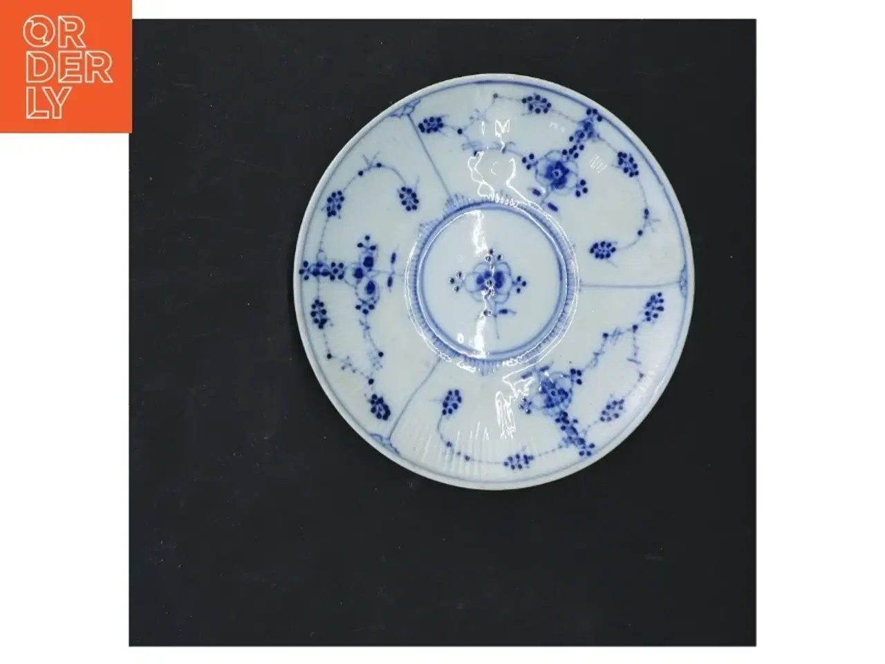 Billede 1 - Porcelæns tallerken, mussel malet (str. Ø 13 cm)