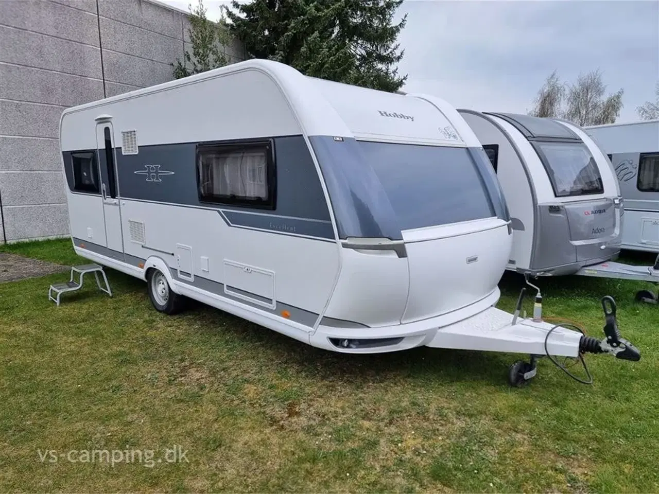 Billede 1 - 2015 - Hobby Excellent 560 UL   FLOT OG VELHOLDT CAMPINGVOGN MED ENKELTSENGE OG LAMELUDTRÆK