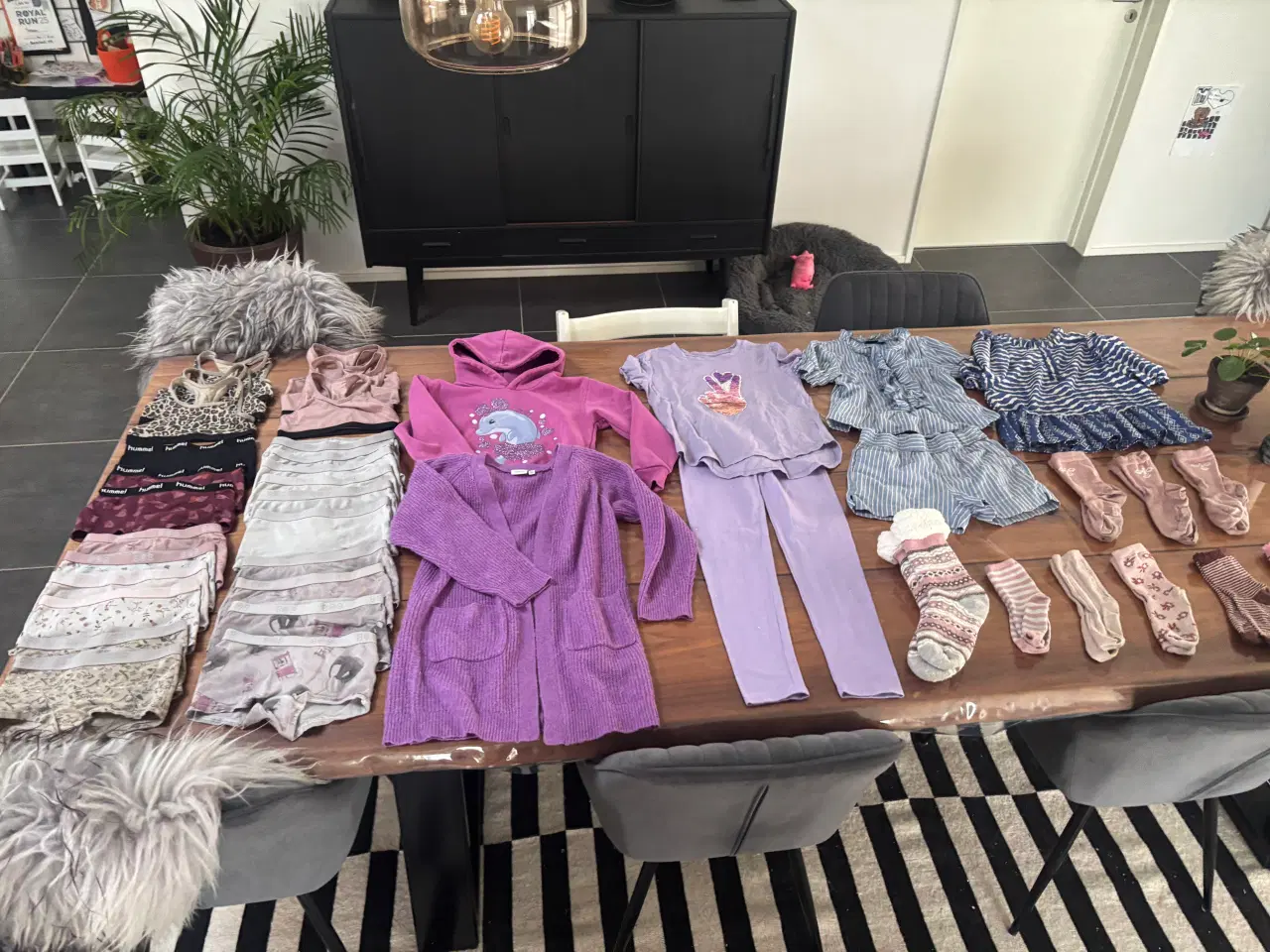 Billede 1 - Pige tøjpakke str 122-128