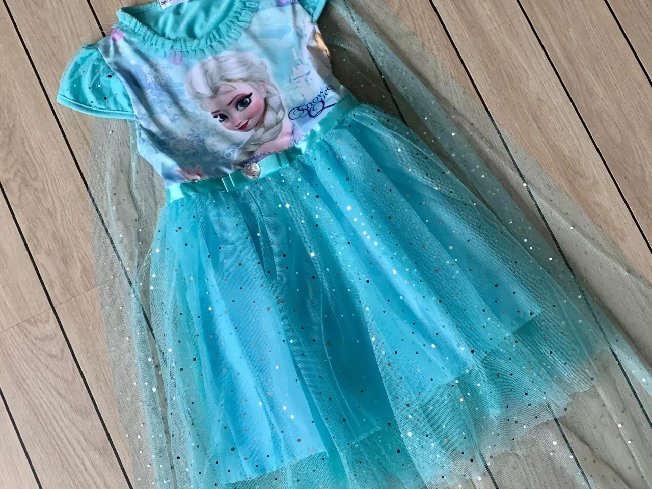Billede 6 - Frost kjole med slæb str. 116 med Elsa fra Frost
