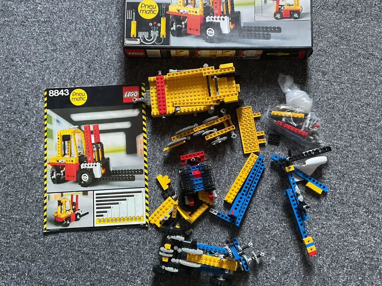 Billede 1 - LEGO samlesæt.
